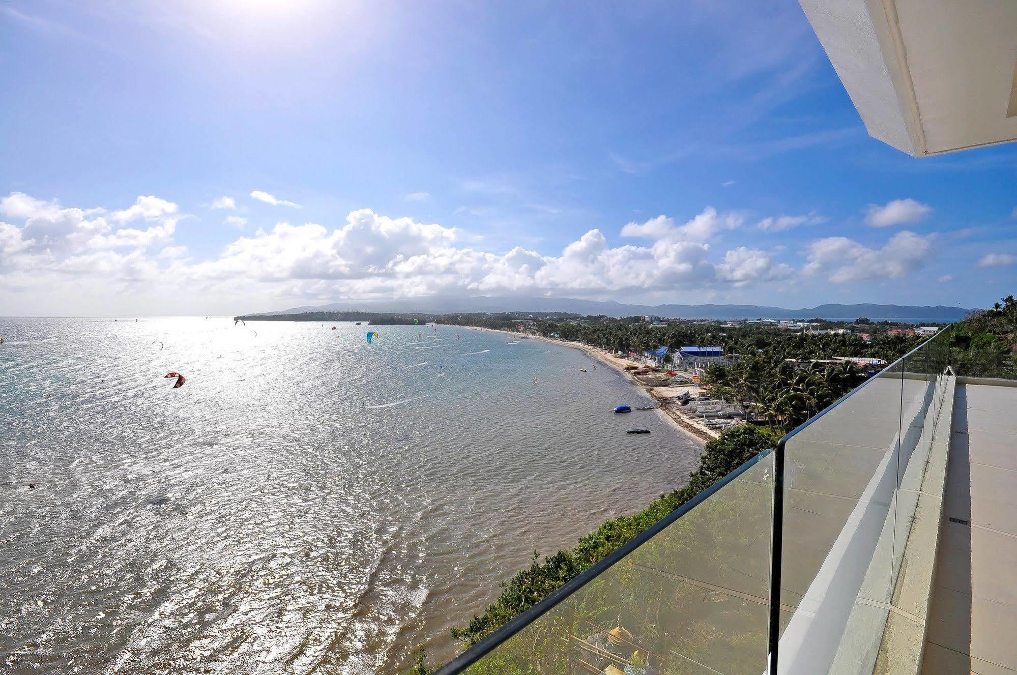 Ferienwohnung Spectacular Ocean View Penthouse Balabag  Exterior foto